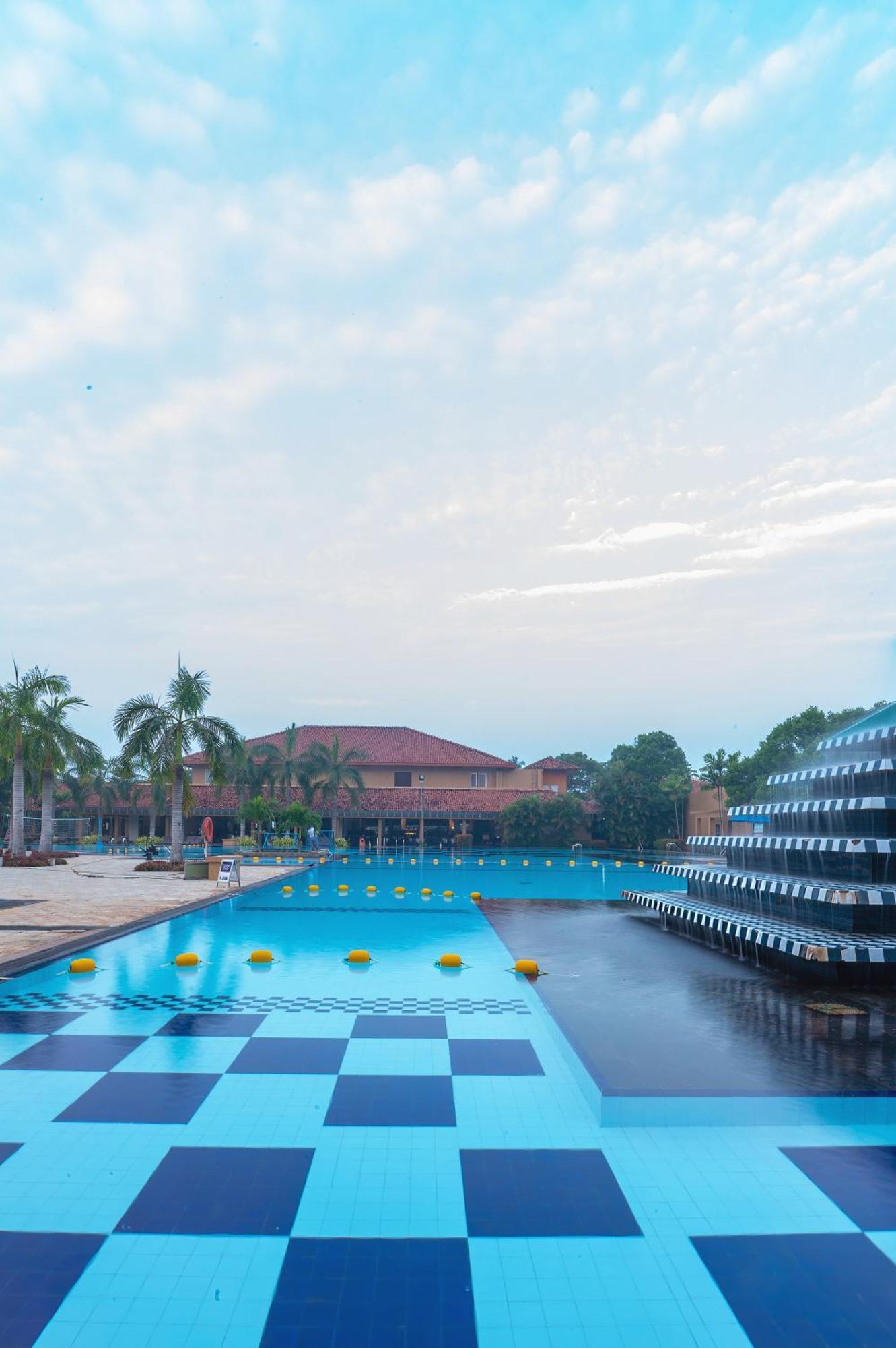 Club Palm Bay Hotel Marawila Exterior photo