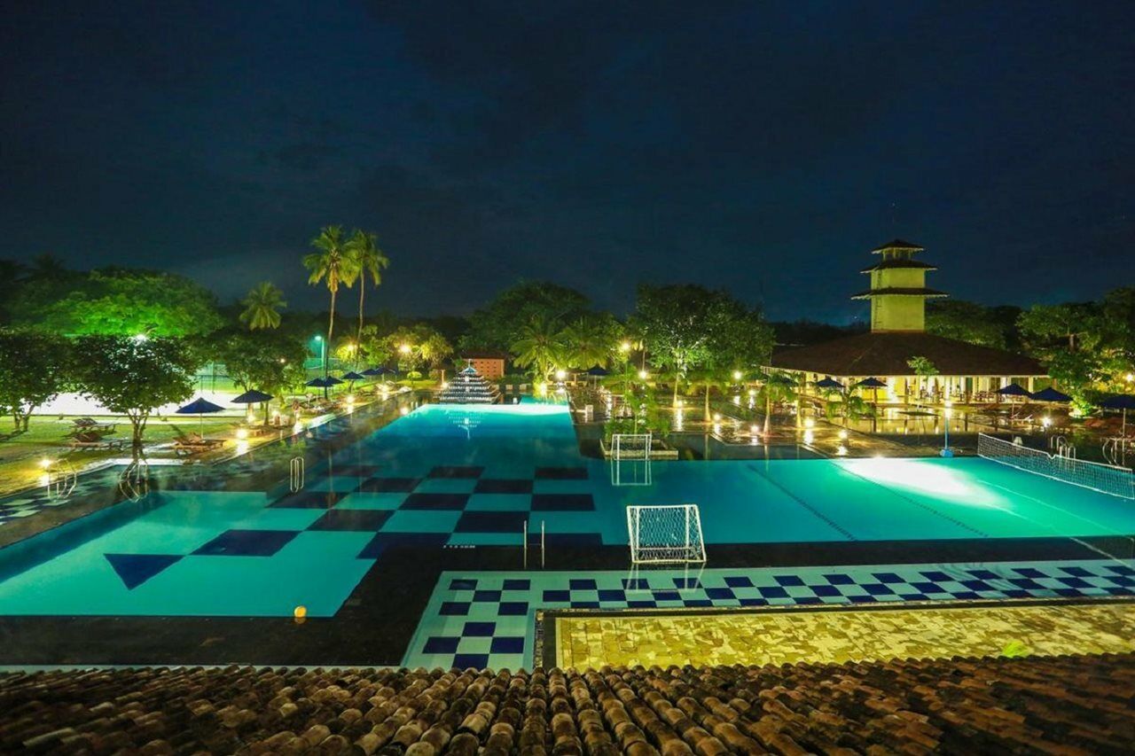 Club Palm Bay Hotel Marawila Exterior photo